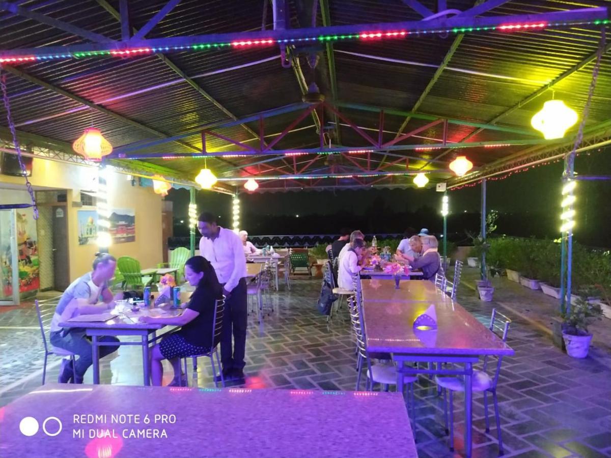 Hotel Taj Plaza, Vip Road, Agra Agra  Ngoại thất bức ảnh