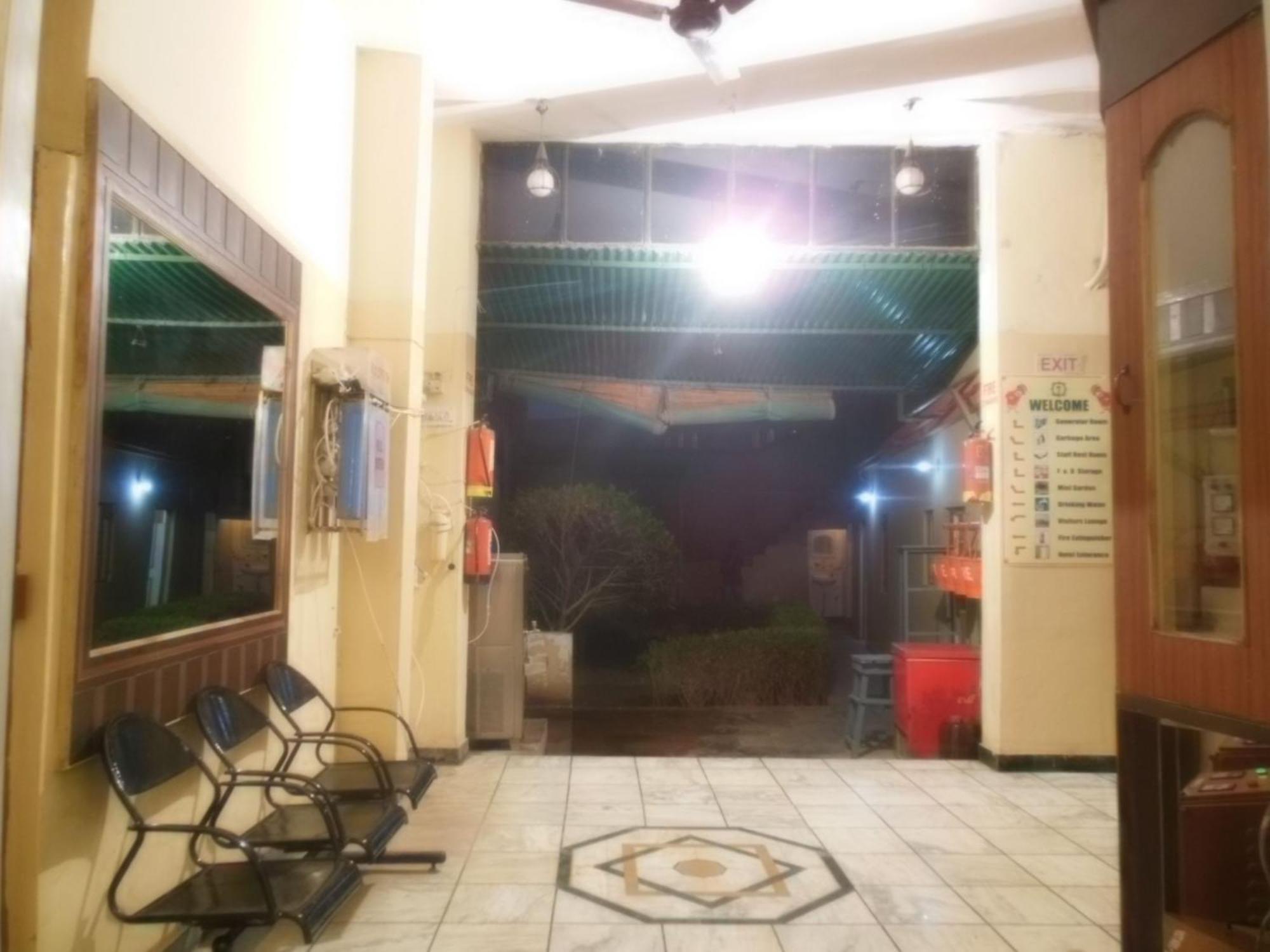 Hotel Taj Plaza, Vip Road, Agra Agra  Ngoại thất bức ảnh