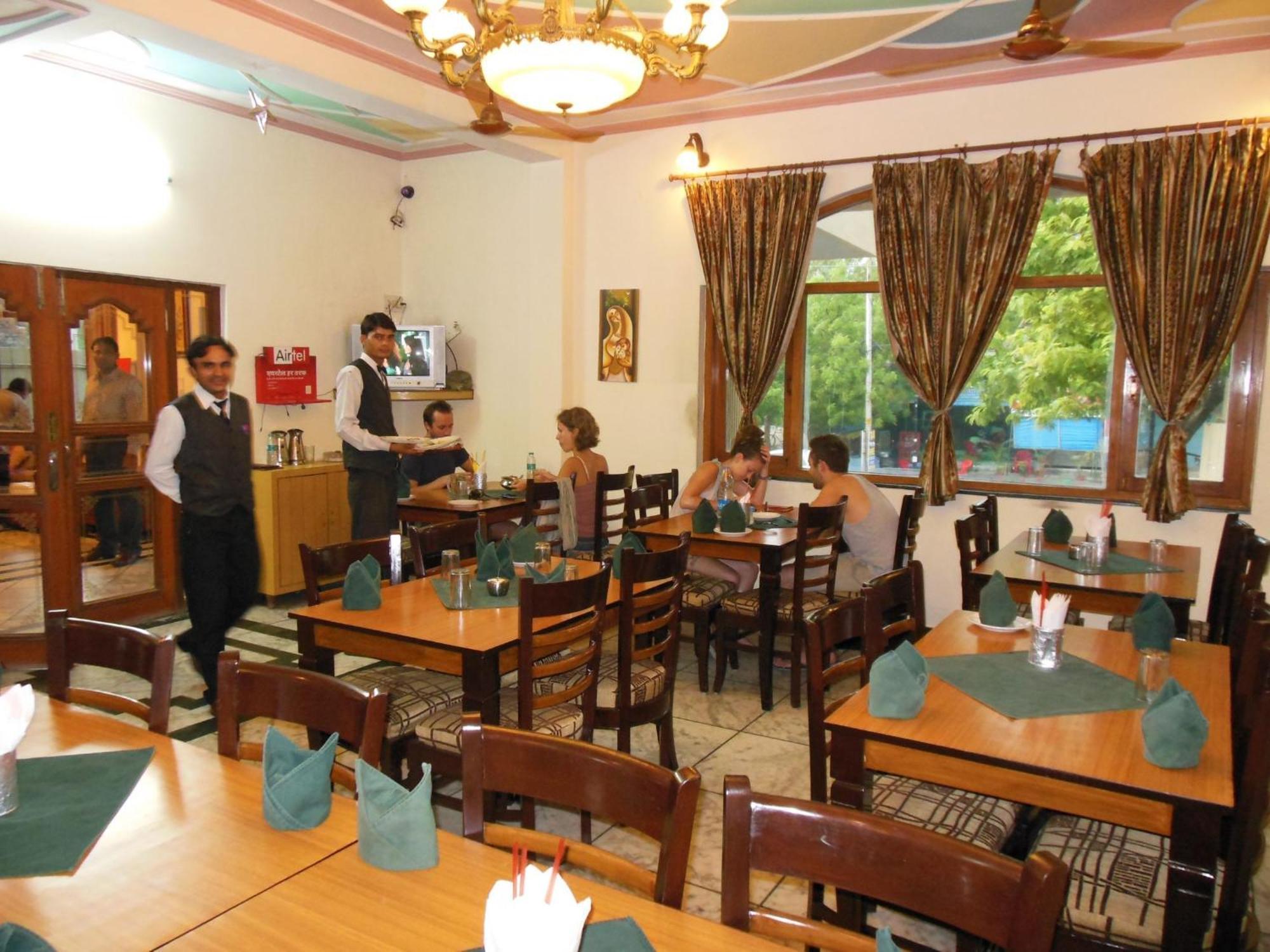 Hotel Taj Plaza, Vip Road, Agra Agra  Ngoại thất bức ảnh