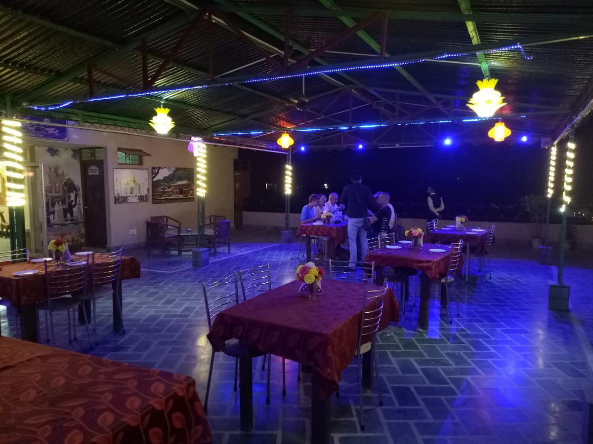 Hotel Taj Plaza, Vip Road, Agra Agra  Ngoại thất bức ảnh