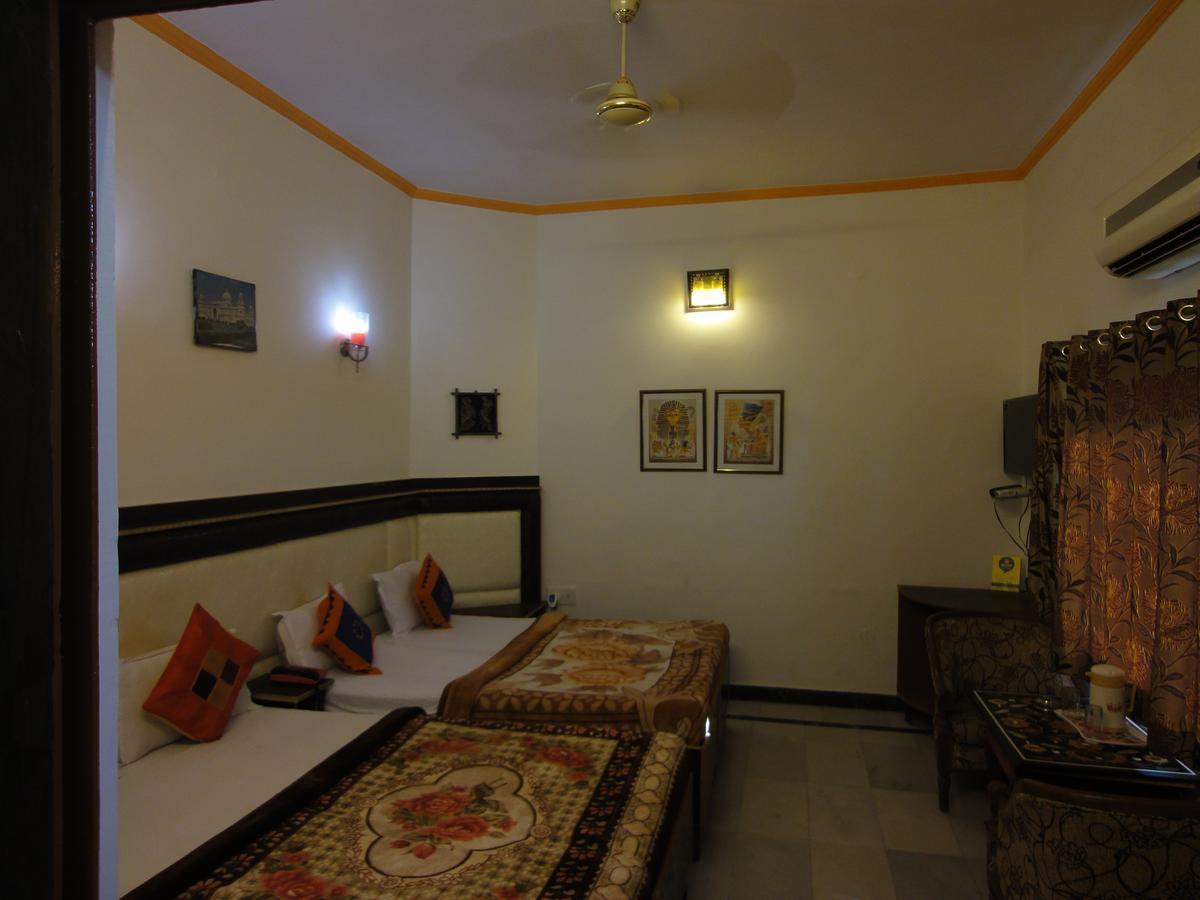 Hotel Taj Plaza, Vip Road, Agra Agra  Ngoại thất bức ảnh