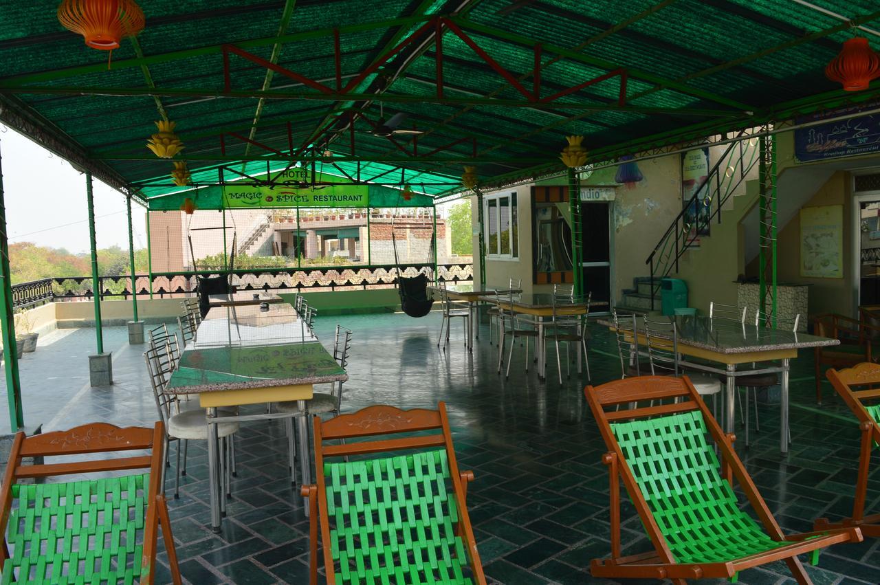 Hotel Taj Plaza, Vip Road, Agra Agra  Ngoại thất bức ảnh