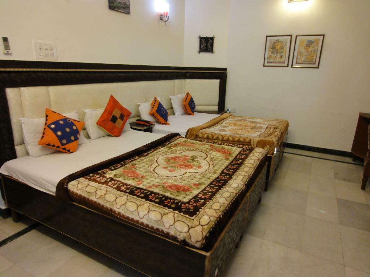 Hotel Taj Plaza, Vip Road, Agra Agra  Ngoại thất bức ảnh